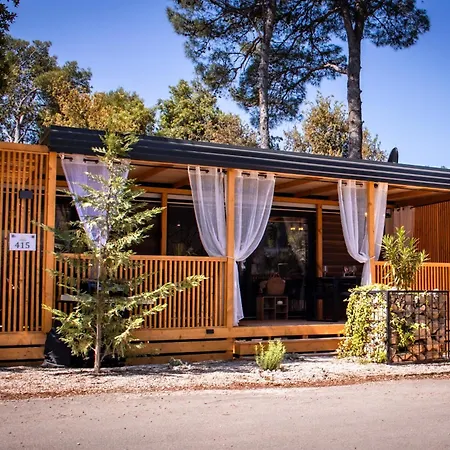 Sunny Mobil Home Biograd Na Moru Exteriör bild