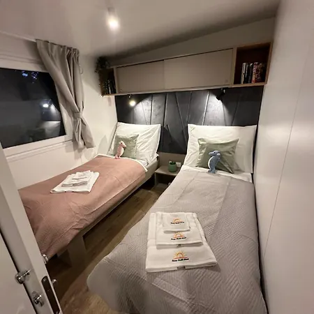 Sunny Mobil Home Biograd Na Moru Exteriör bild